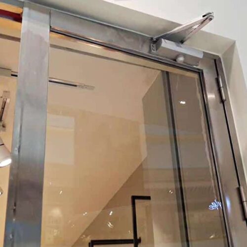 Thiết bị đóng cửa tự động 60Kg EN3 Hafele 931.77.049 3 Thiết bị đóng cửa tự động 60Kg EN3 Hafele 931.77.049